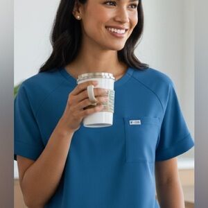 FIGS Technical Collection Crewneck Teal Blue Front Pocket Scrub Shirt Small